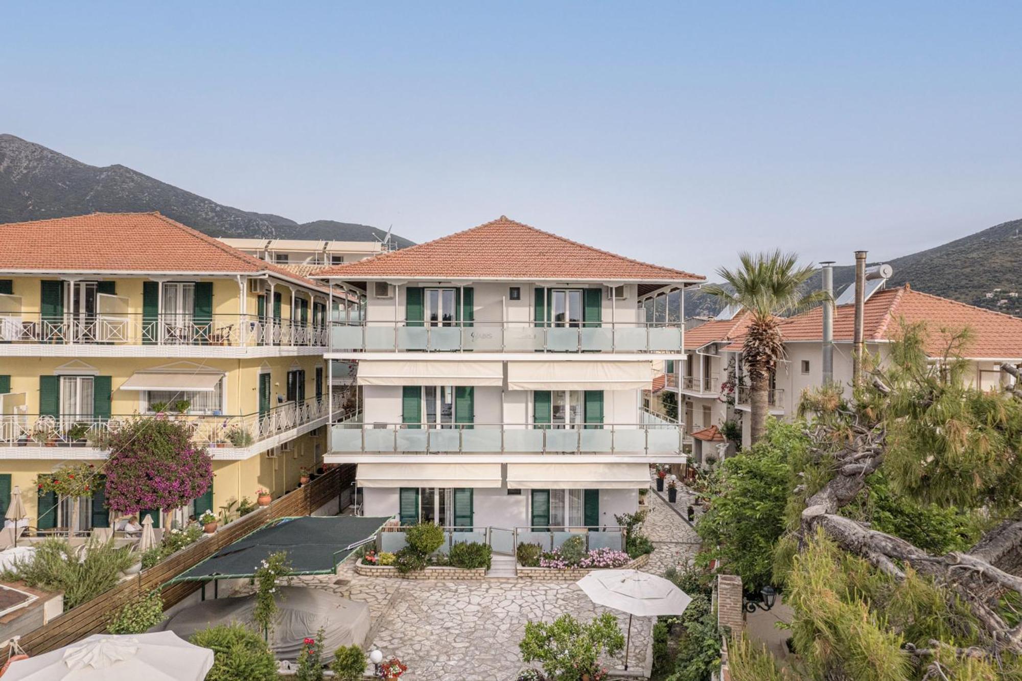 Captain'S Seafront Apartments Nydri  Eksteriør billede